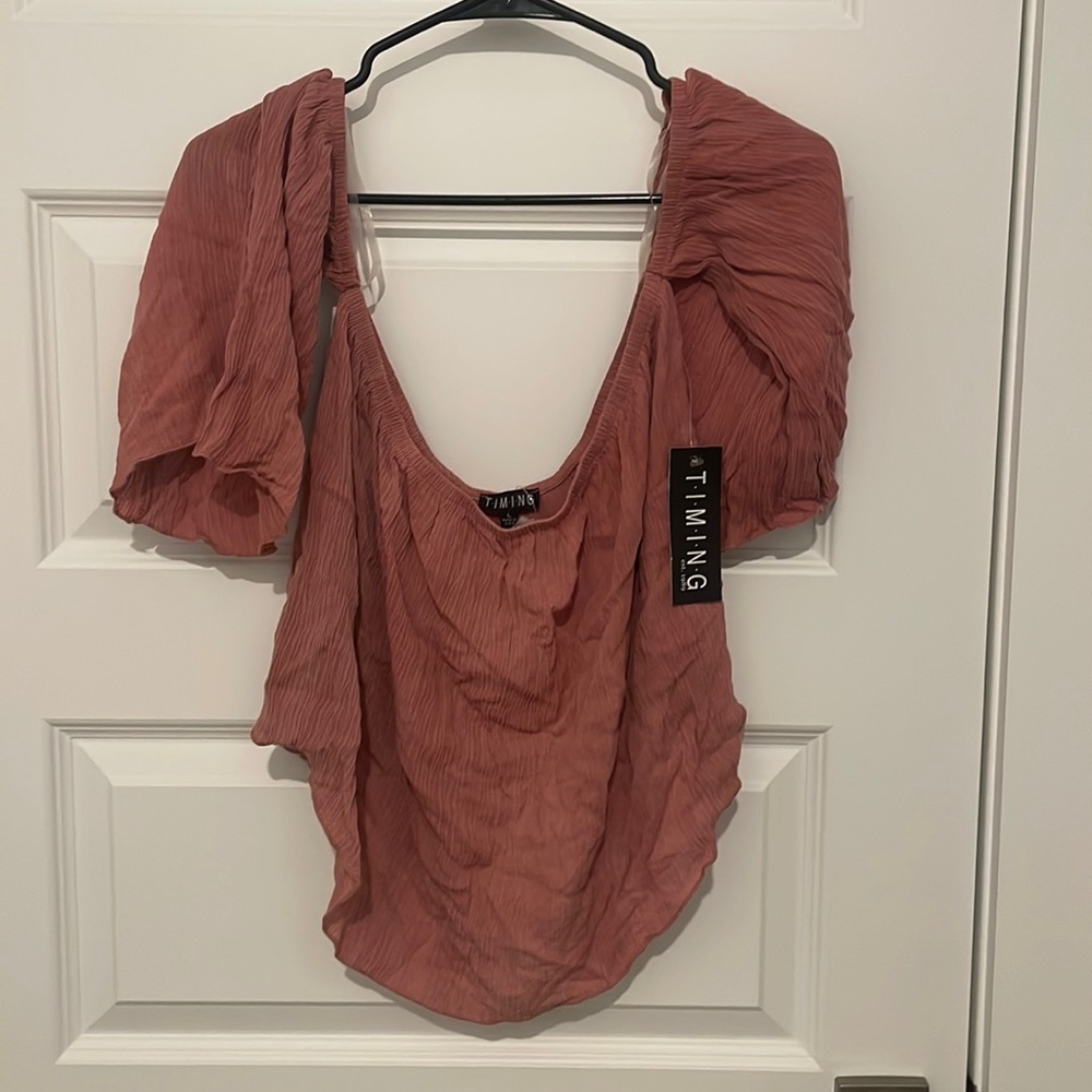 Mauve open shoulder crop shirt